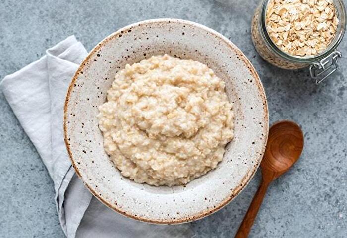 オートミールの離乳食はいつから？進め方やレシピを紹介｜医師監修